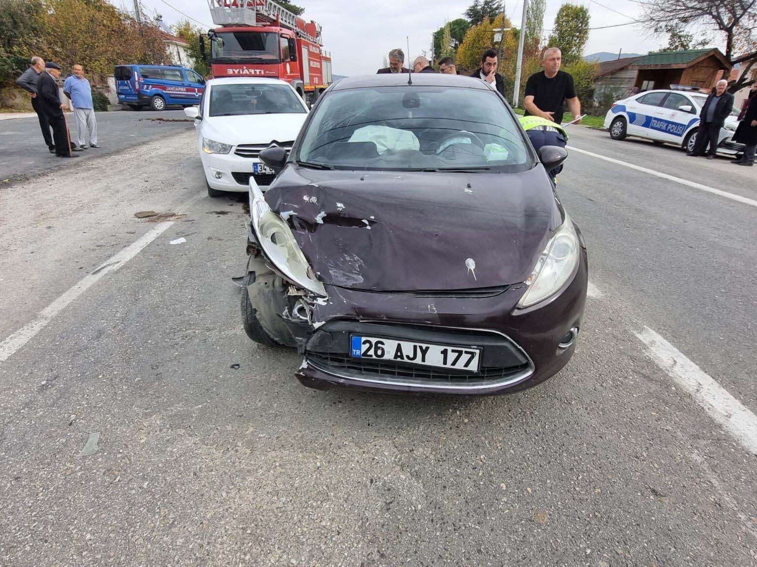Bilecik&rsquo;te meydana gelen trafik kazasında 2&rsquo;si &ccedil;ocuk 5 kişi yaralandı
