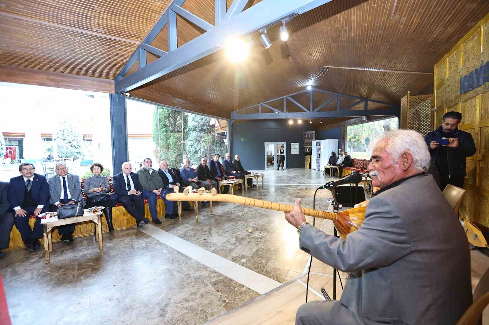 Ozanlar; 65 yaş üstü muhtarları konuk etti