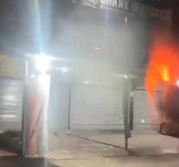 "Serdengeçtiler her yerde" diyerek silahlı ve patlayıcı maddeli saldırı yaptılar