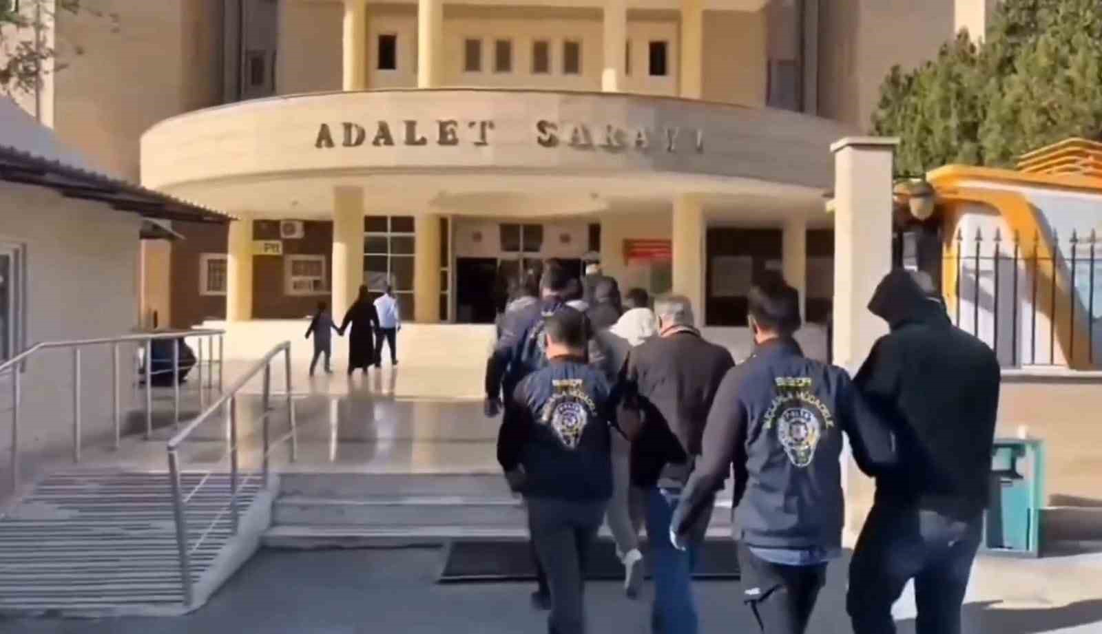 Şanlıurfa merkezli dolandırıcılık operasyonu: 5 tutuklama