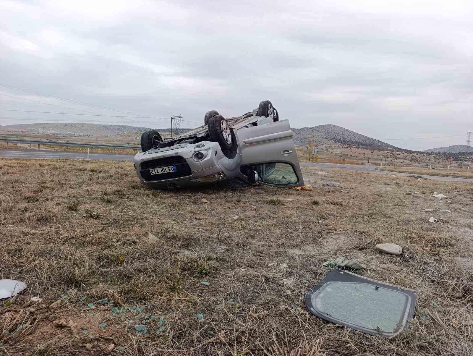 Hafif ticari araçların çarpıştığı kaza 7 kişi yaralandı