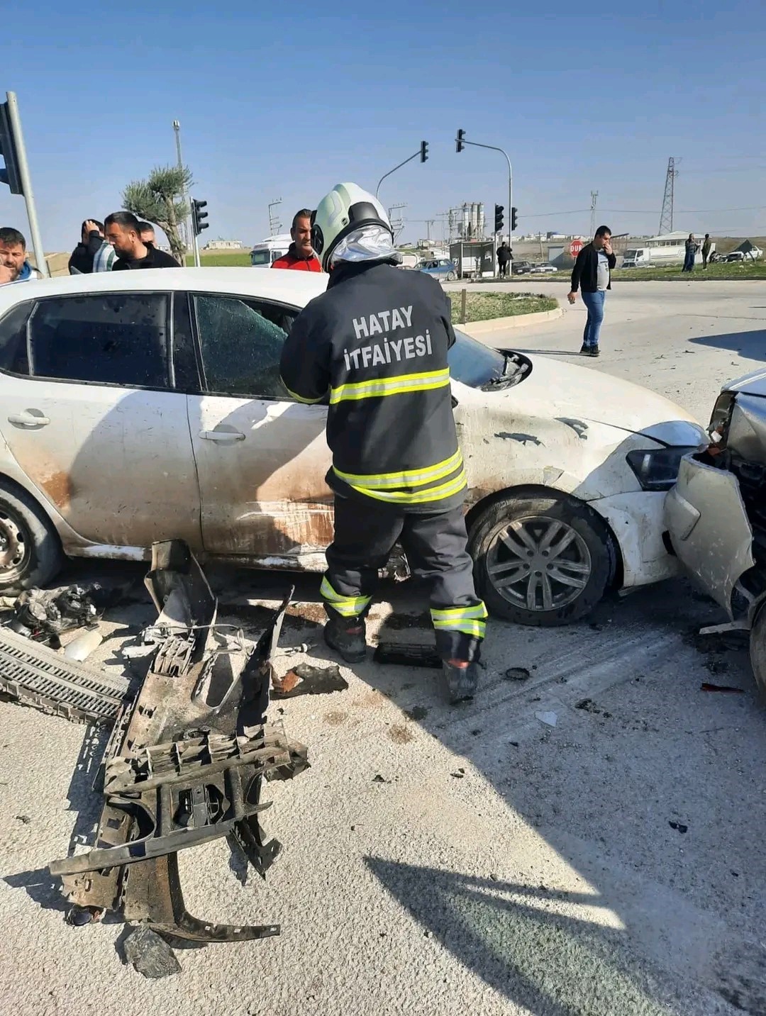 Hatay&rsquo;da 3 otomobil &ccedil;arpıştı: 7 yaralı
