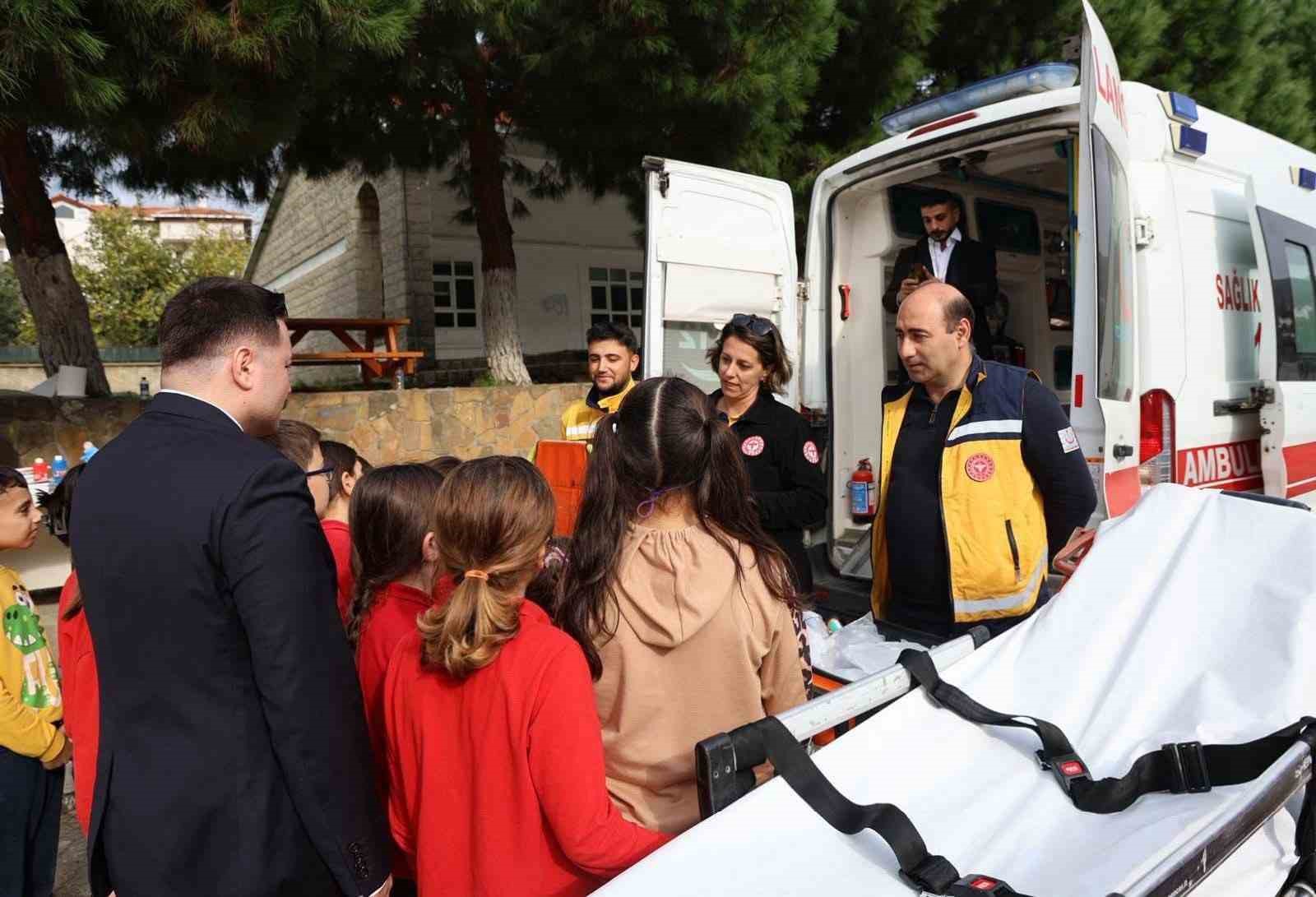 Gökçeada’da çocuklar sağlık ve afet konularında bilgilendirildi
