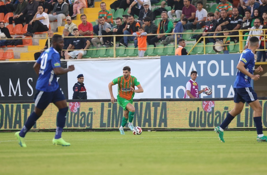 Trendyol S&uuml;per Lig: Alanyaspor: 1 - Kasımpaşa: 0 (İlk yarı)
