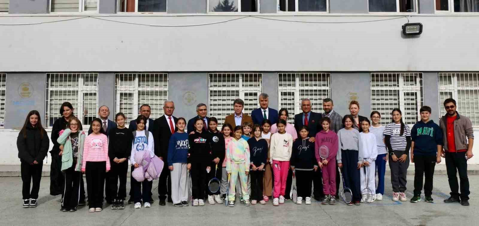 Vali Bakan: "Öğretmenlik, bedeli hiçbir maddi karşılıkla ölçülemeyecek kadar değerlidir"