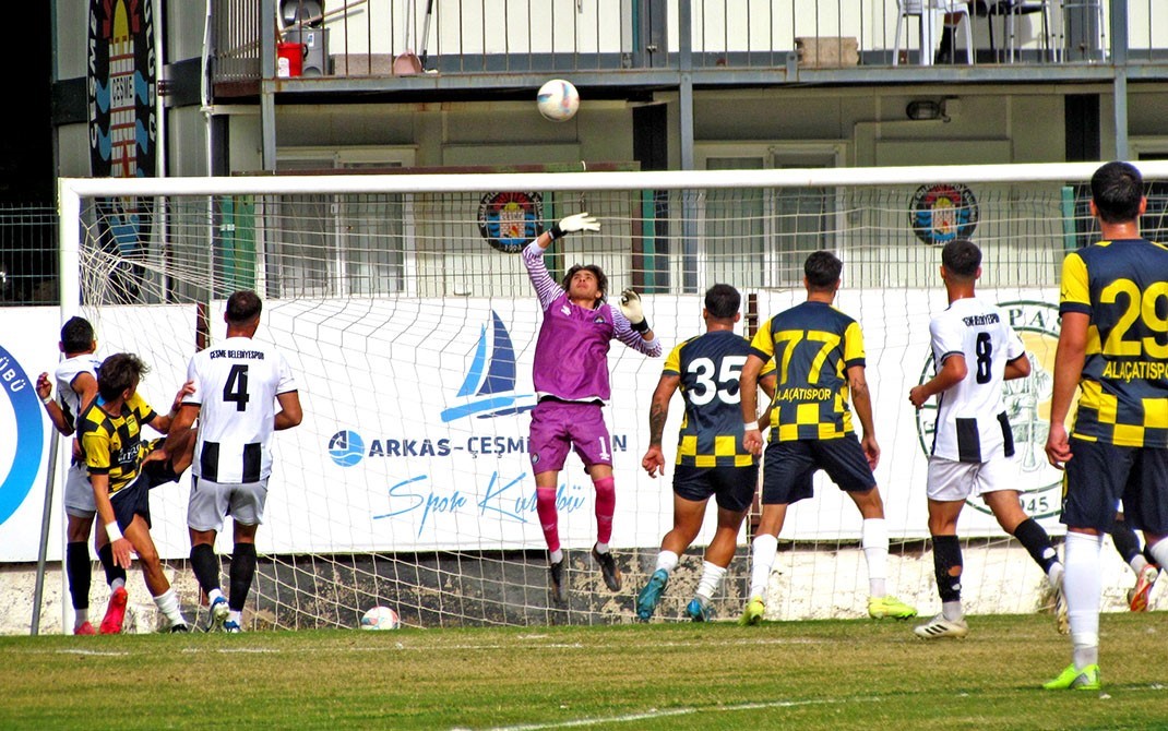 Çeşme’de derbi mücadelesinde gol sesi çıkmadı