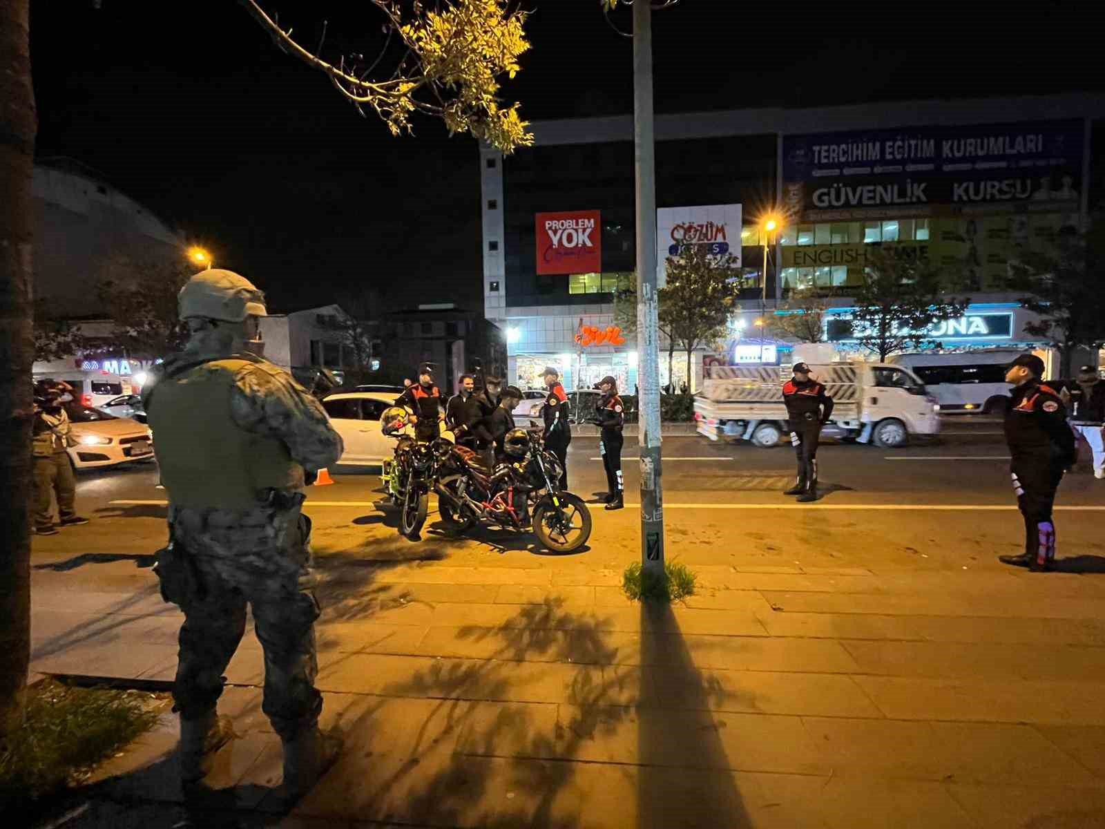 İstanbul Emniyet Müdürü Yıldız, Esenyurt’ta denetimlere katıldı