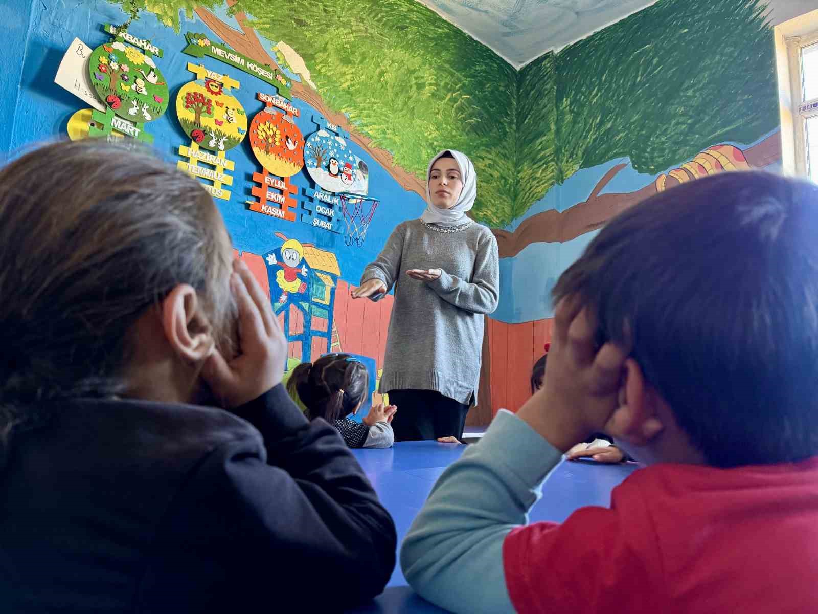 Kırsalın dört melek öğretmeni, köy çocuklarının geleceğini omuzlarında taşıyor