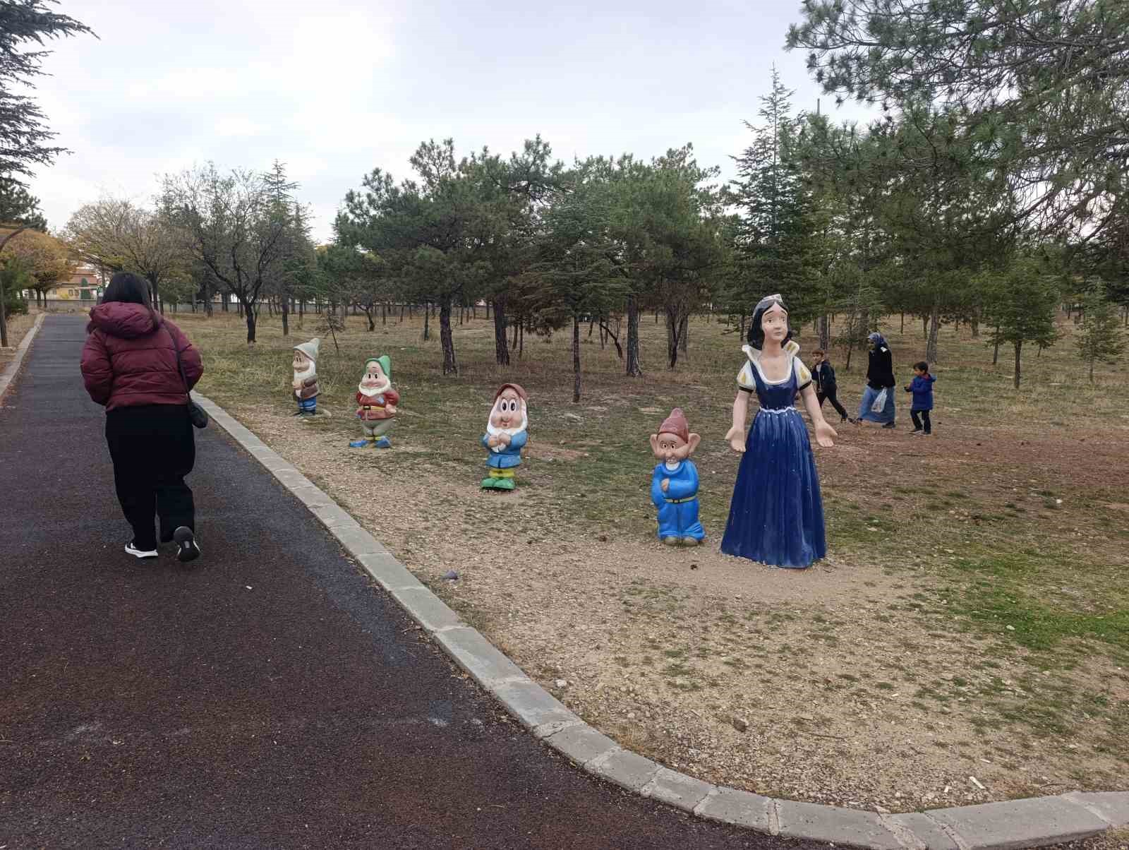 Bu da oldu: Pamuk Prensesin cücelerini çaldılar
