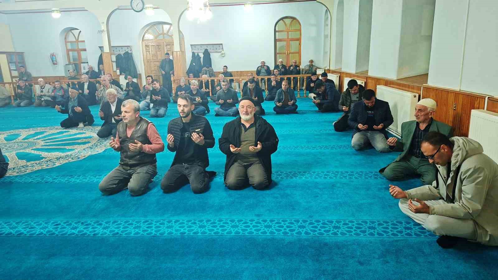 Hisarcık’ta şehit ve vefat eden öğretmenler için mevlit okutuldu