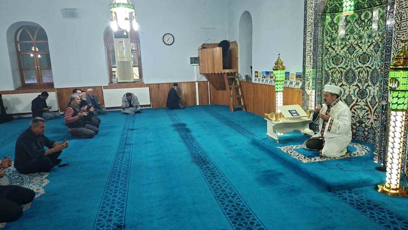 Hisarcık’ta şehit ve vefat eden öğretmenler için mevlit okutuldu