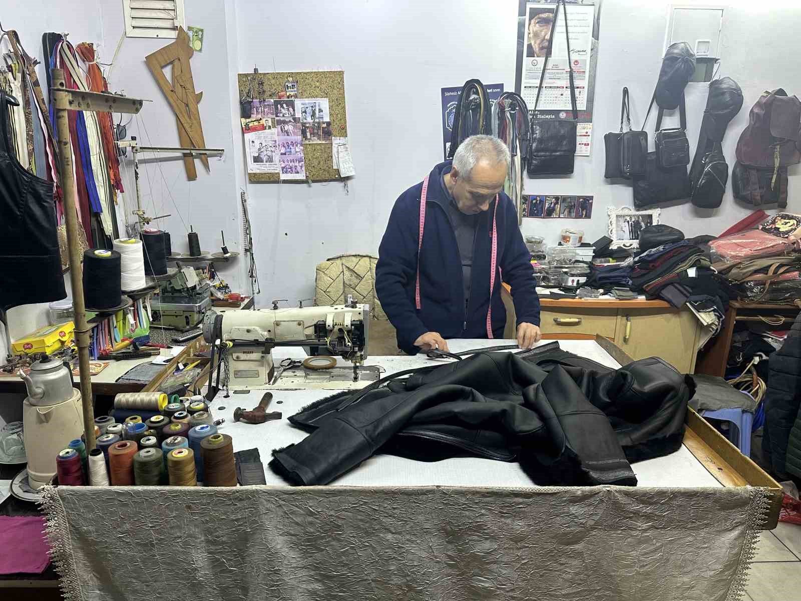 Yıpranmış deri montları hayata döndürüyor
