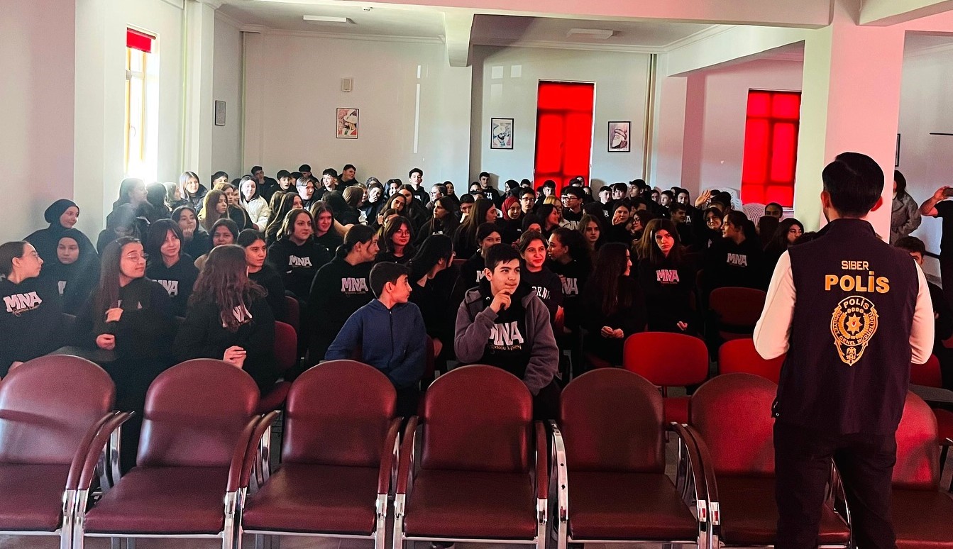 Kütahya İl Emniyet Müdürlüğü’nden öğrencilere siber güvenlik semineri