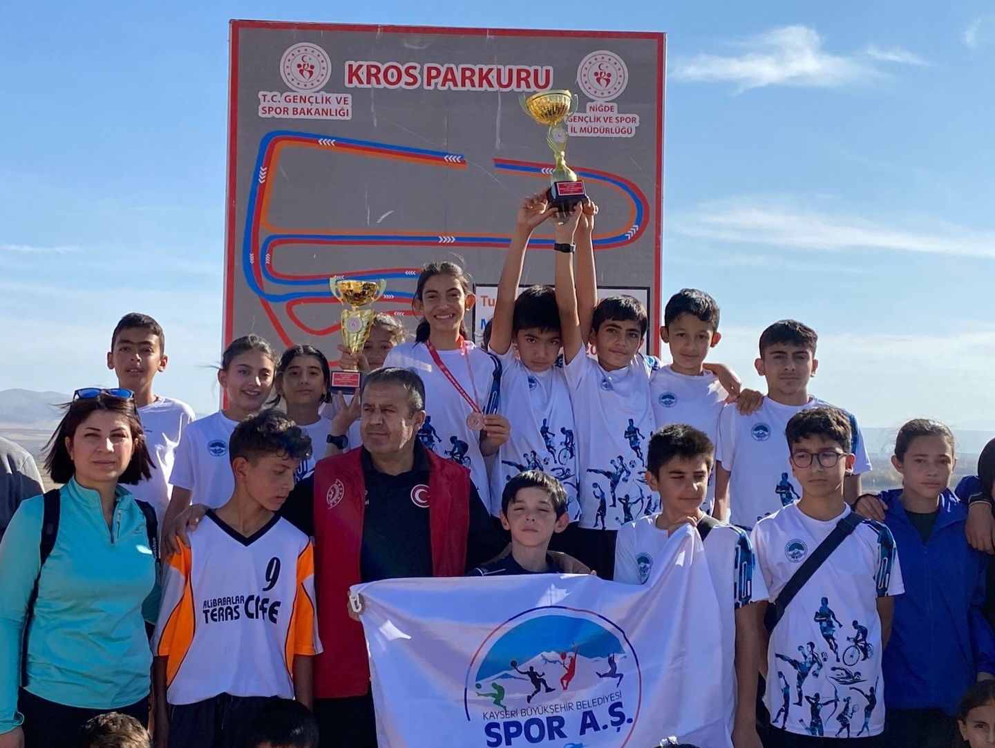 Spor A.Ş. Niğde&rsquo;den madalyalar ile d&ouml;nd&uuml;
