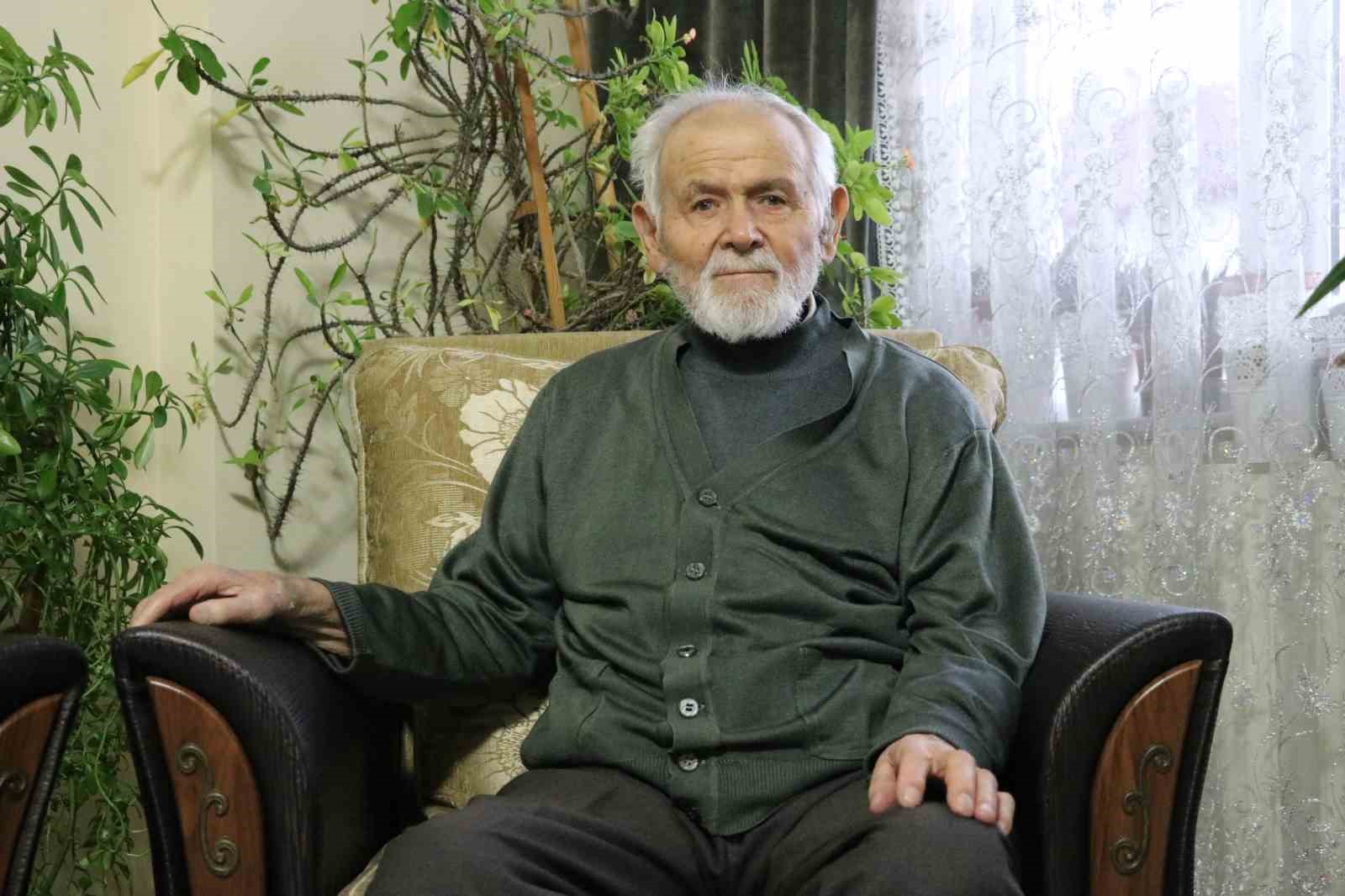 95 yaşındaki şehit babası öğretmen, özel günde unutulmadı
