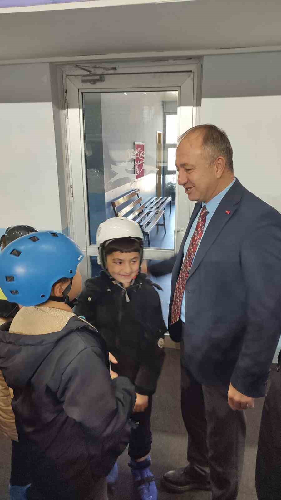 &Ccedil;akmur&rsquo;dan ailelere ve sporculara teşekk&uuml;r
