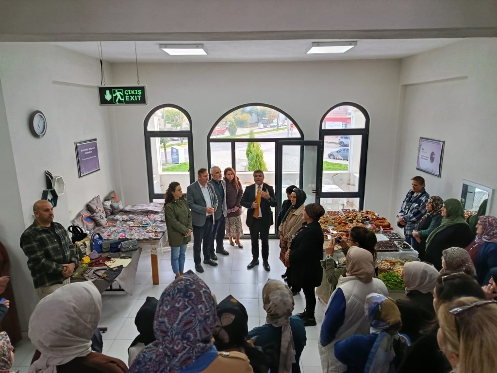 Kartepe’de el emeği ürünler Uras Ege için satıldı