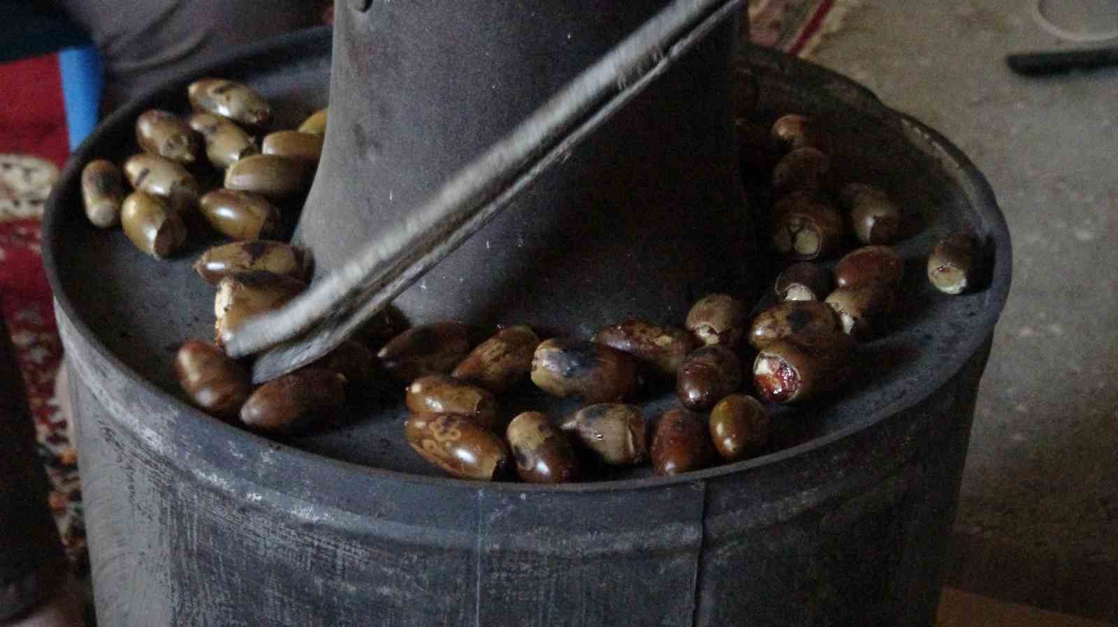 Gercüş’ün ’Doğu kestanesi’: Organik meşe palamudu kış sofralarının vazgeçilmezi oluyor