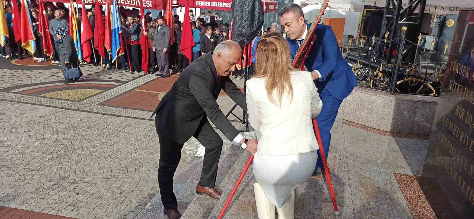 Devrek’te Öğretmenler Günü kutlandı