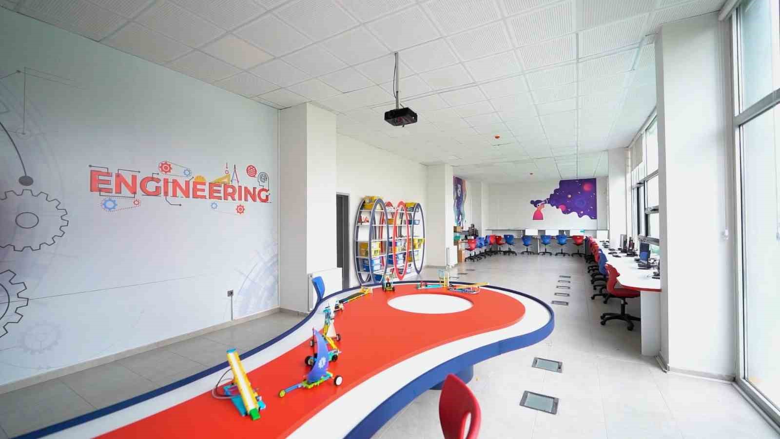 Gökkuşağı Koleji’nden 24 Kasım Mesajı: "Öğretmenler, eğitimde mükemmellik yolculuğumuzun öncü liderleridir"