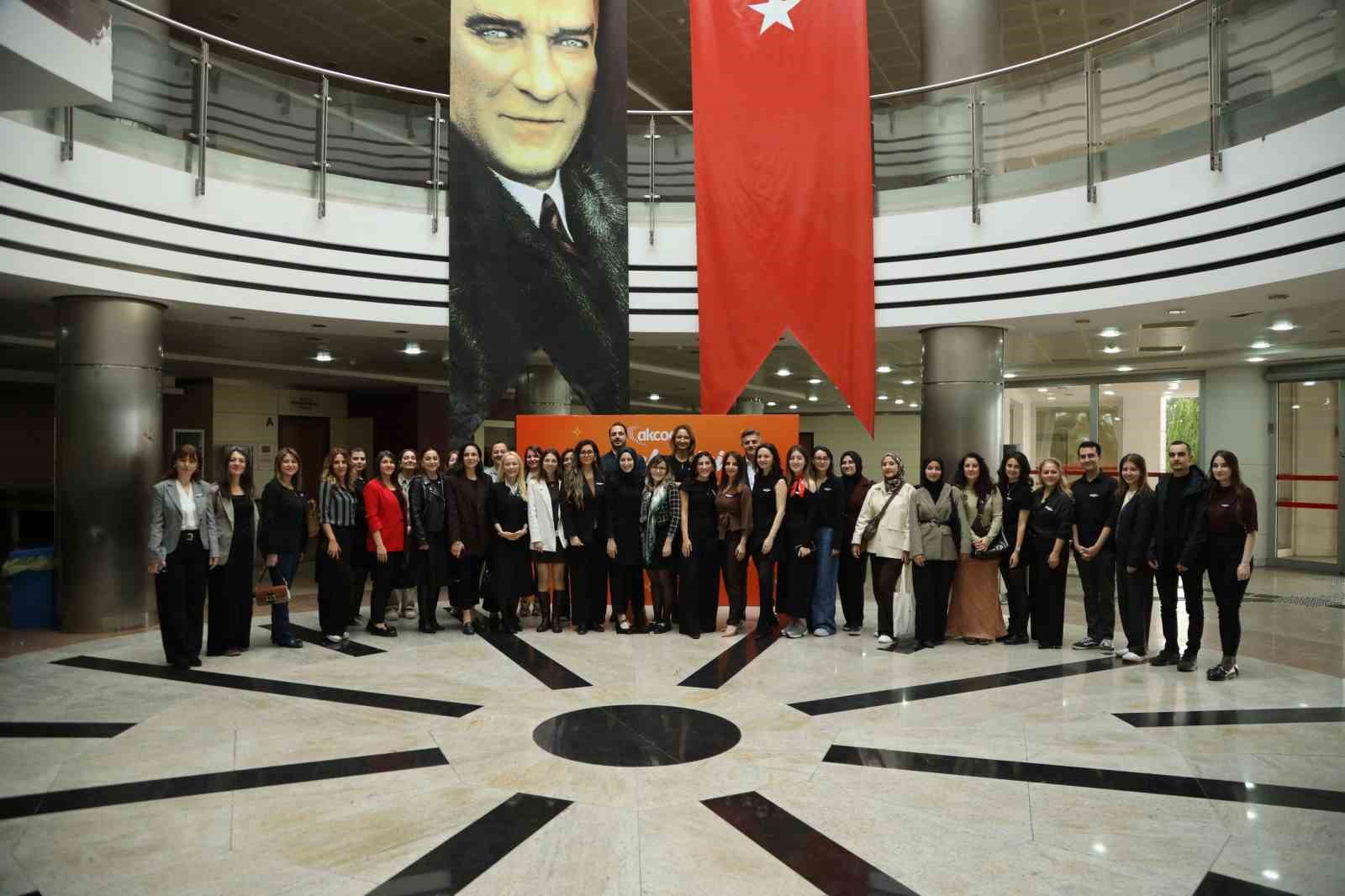 Akcoat ve SA&Uuml;&rsquo;den kadınlar i&ccedil;in birlikte g&uuml;&ccedil;l&uuml;y&uuml;z mesajı
