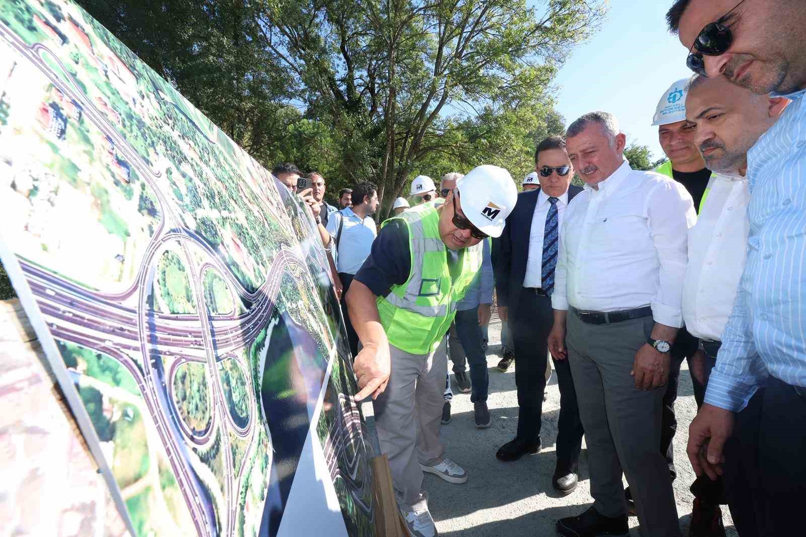 Başkan Büyükakın, Başiskele Kavşağı’nda son durumu açıkladı
