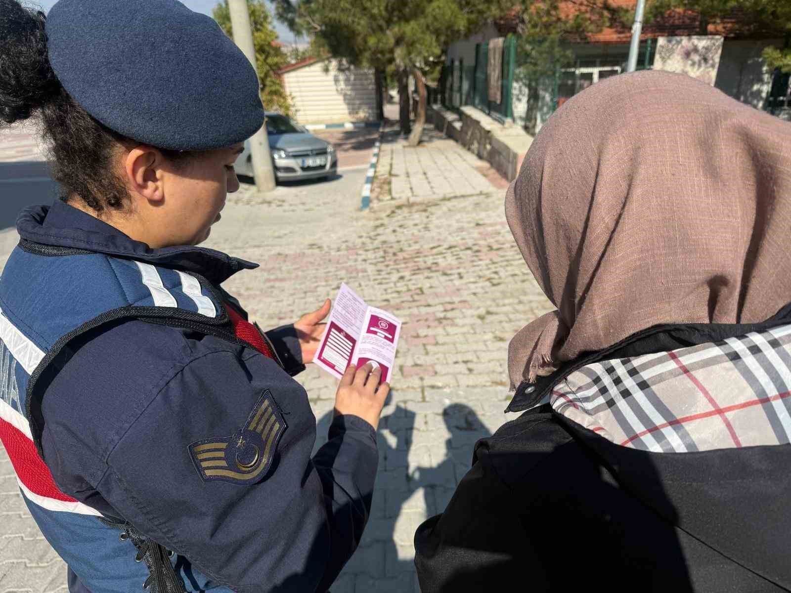 İhsaniye’de jandarmadan bilgilendirme çalışması