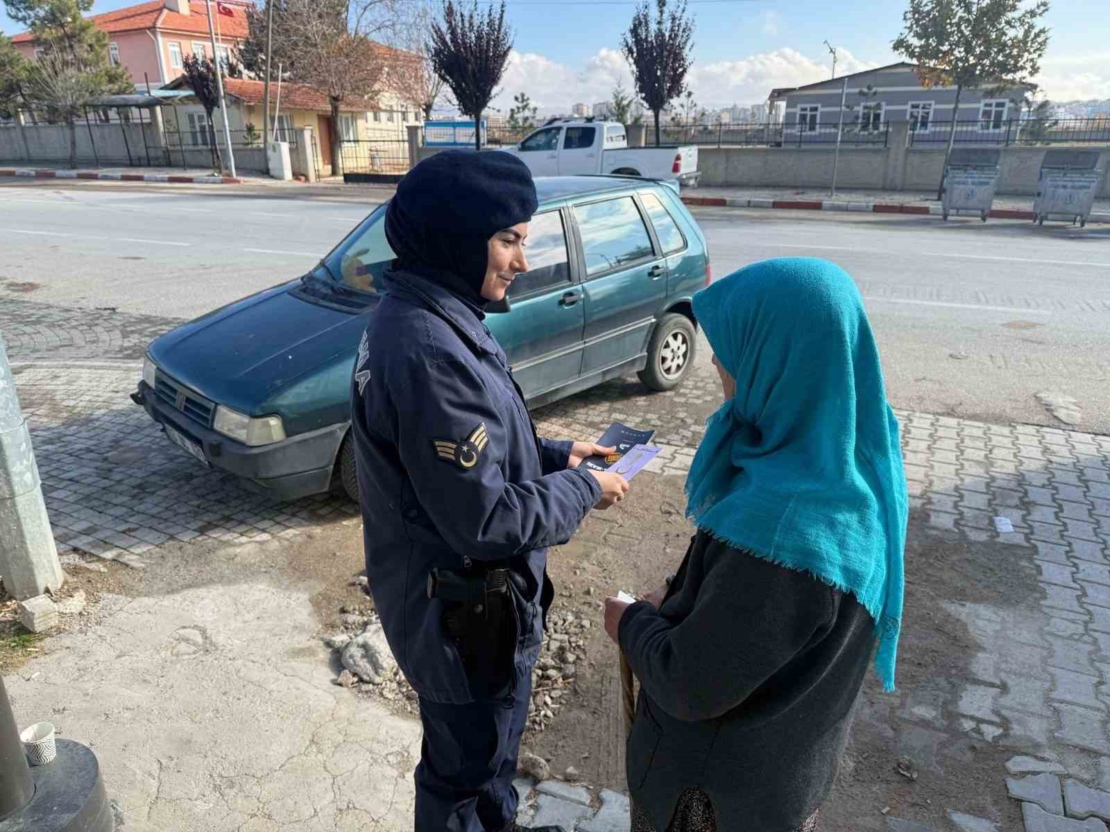 İhsaniye&rsquo;de jandarmadan bilgilendirme &ccedil;alışması
