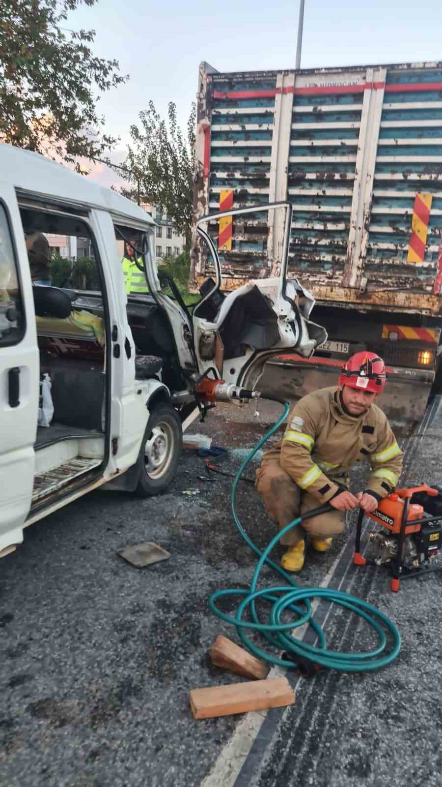 Edremit’te zincirleme kaza: 6 yaralı