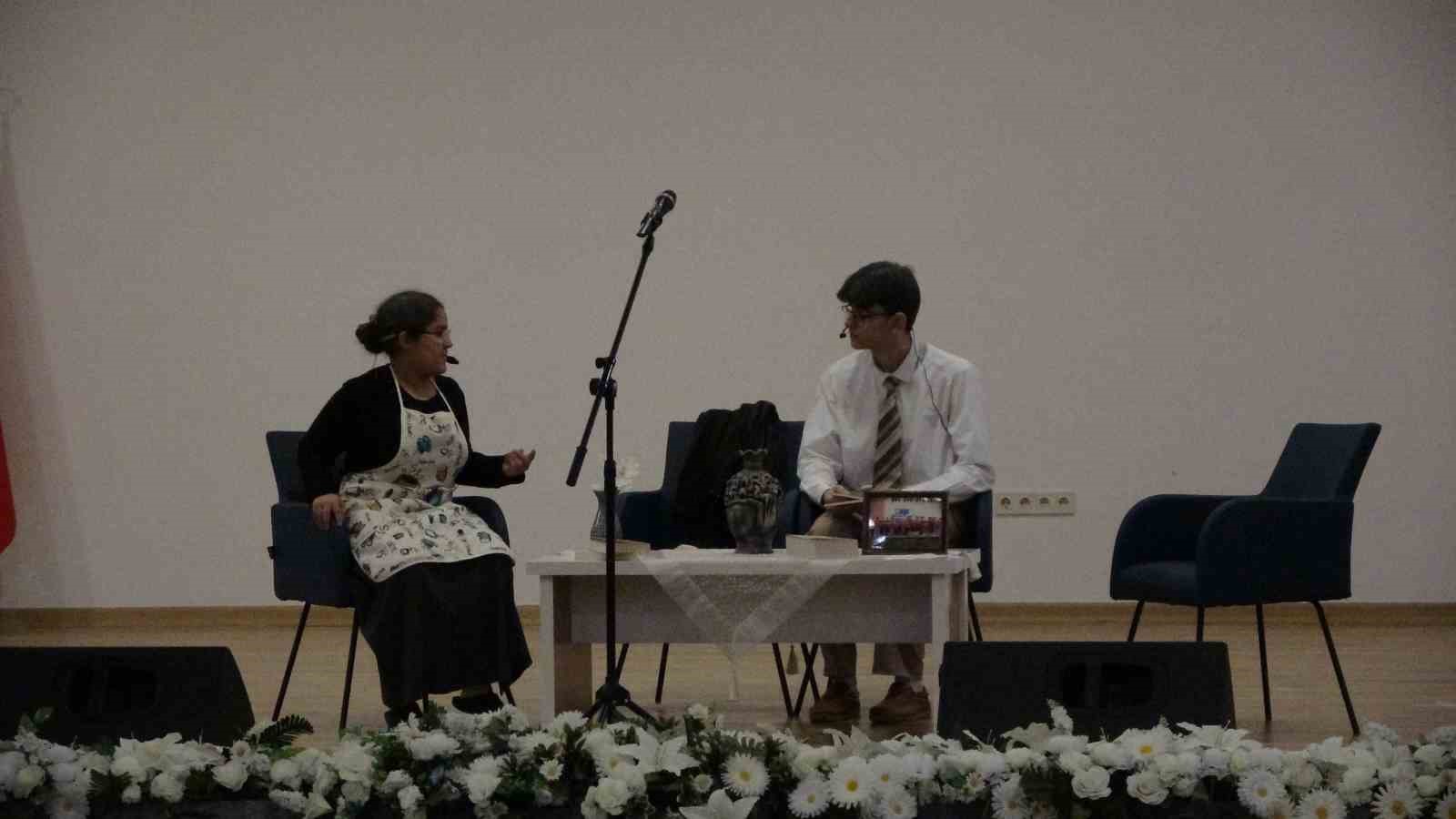 Öğretmenler Günü programında her yaştan meslektaş bir araya geldi
