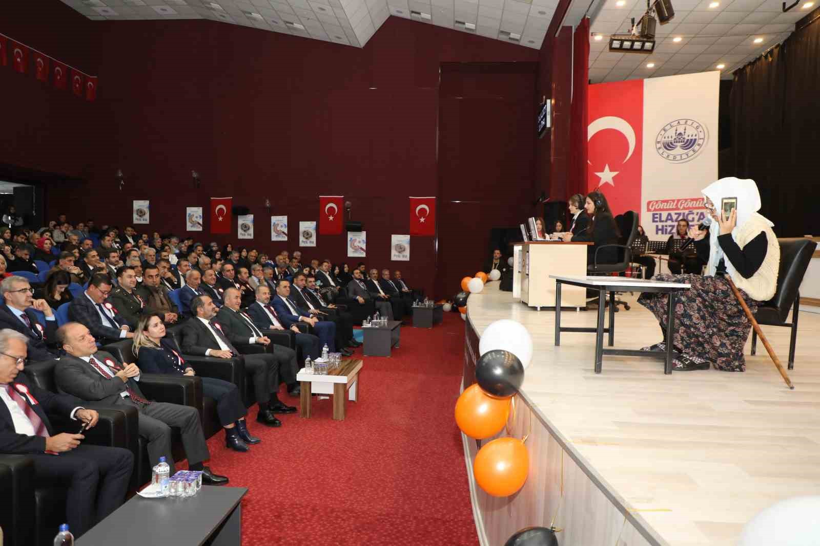 Elazığ’da Öğretmenler Günü kutlandı