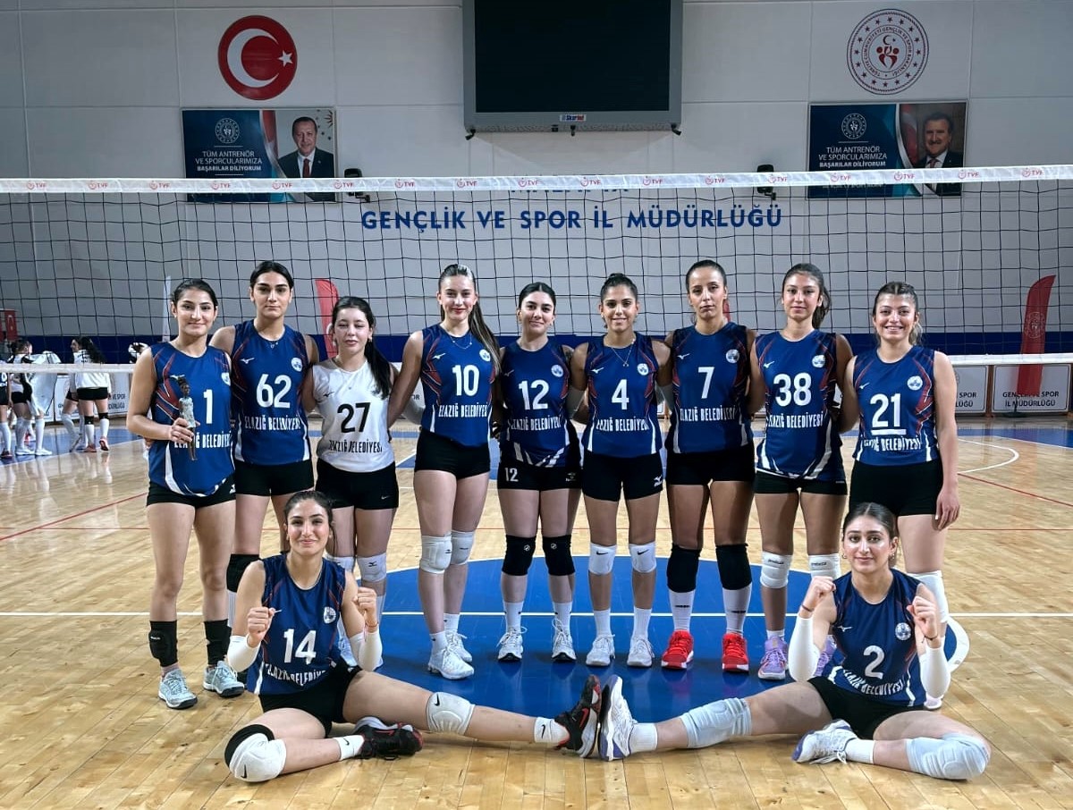 Elazığ Belediyespor Kadın Voleybol Takımı, galibiyete uzandı

