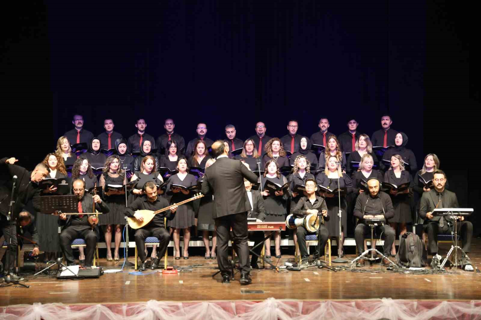 Öğretmenler Günü’nde ’Hizmet Şeref Madalyaları’ sahiplerini buldu