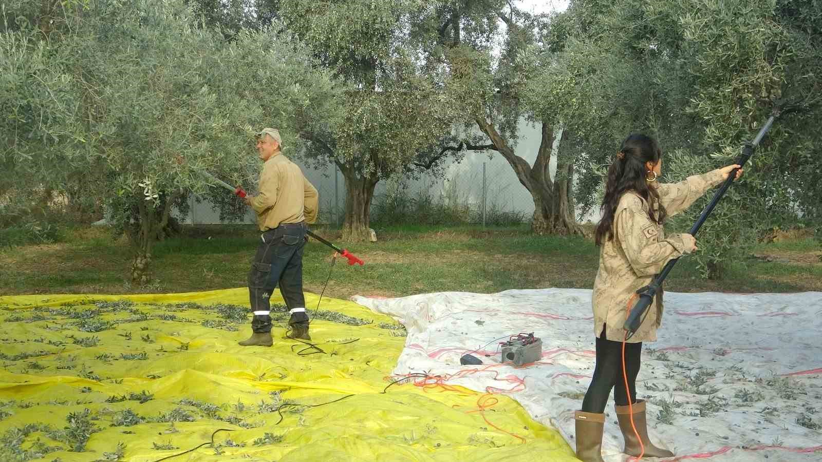 Gen&ccedil; kadın &ccedil;ift&ccedil;i huzuru toprakta buldu
