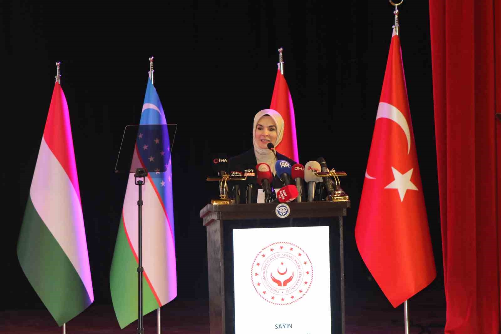 Bakan Göktaş: "Türkiye’nin geleceği güçlü aile yapısından geçiyor"