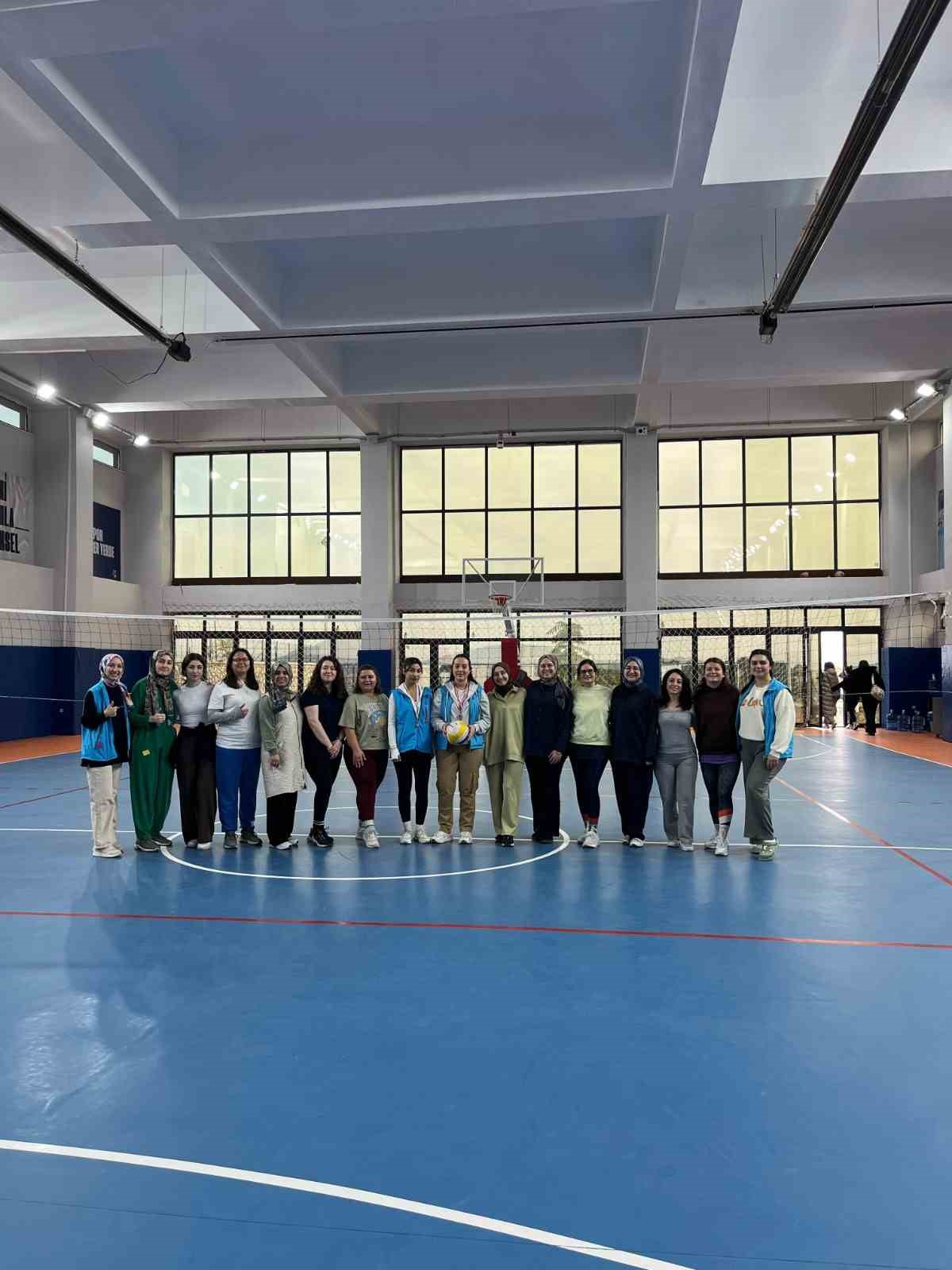 Manisa’da 61 kadın öğretmen 24 Kasım’ı Gençlik Kampında kutladı