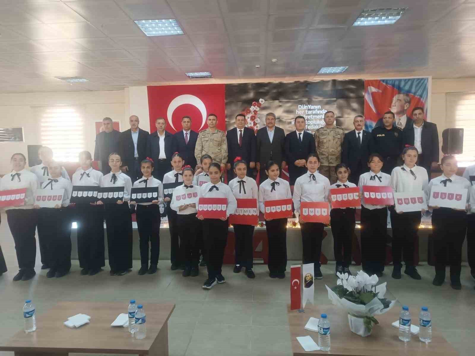 Patnos’ta 24 Kasım öğretmenler günü etkinliklerle kutlandı