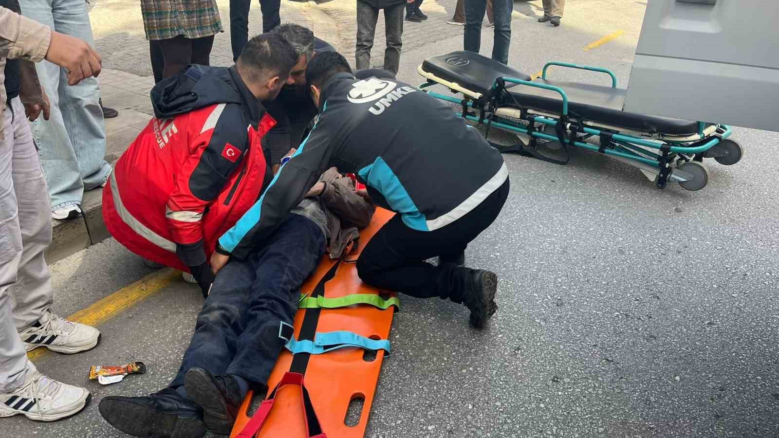 Menteşe&rsquo;de otomobil yaşlı adama &ccedil;arpıp ka&ccedil;tı
