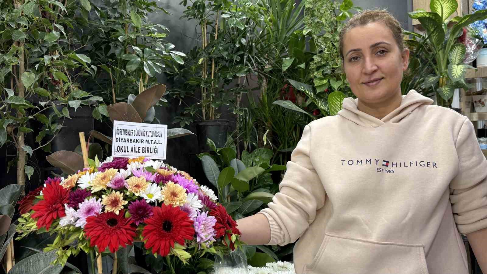 Diyarbakır’da çiçekçilerde Öğretmenler Günü yoğunluğu