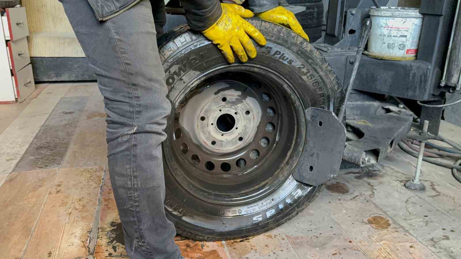 S&uuml;r&uuml;c&uuml;lere kış lastiği uyarısı
