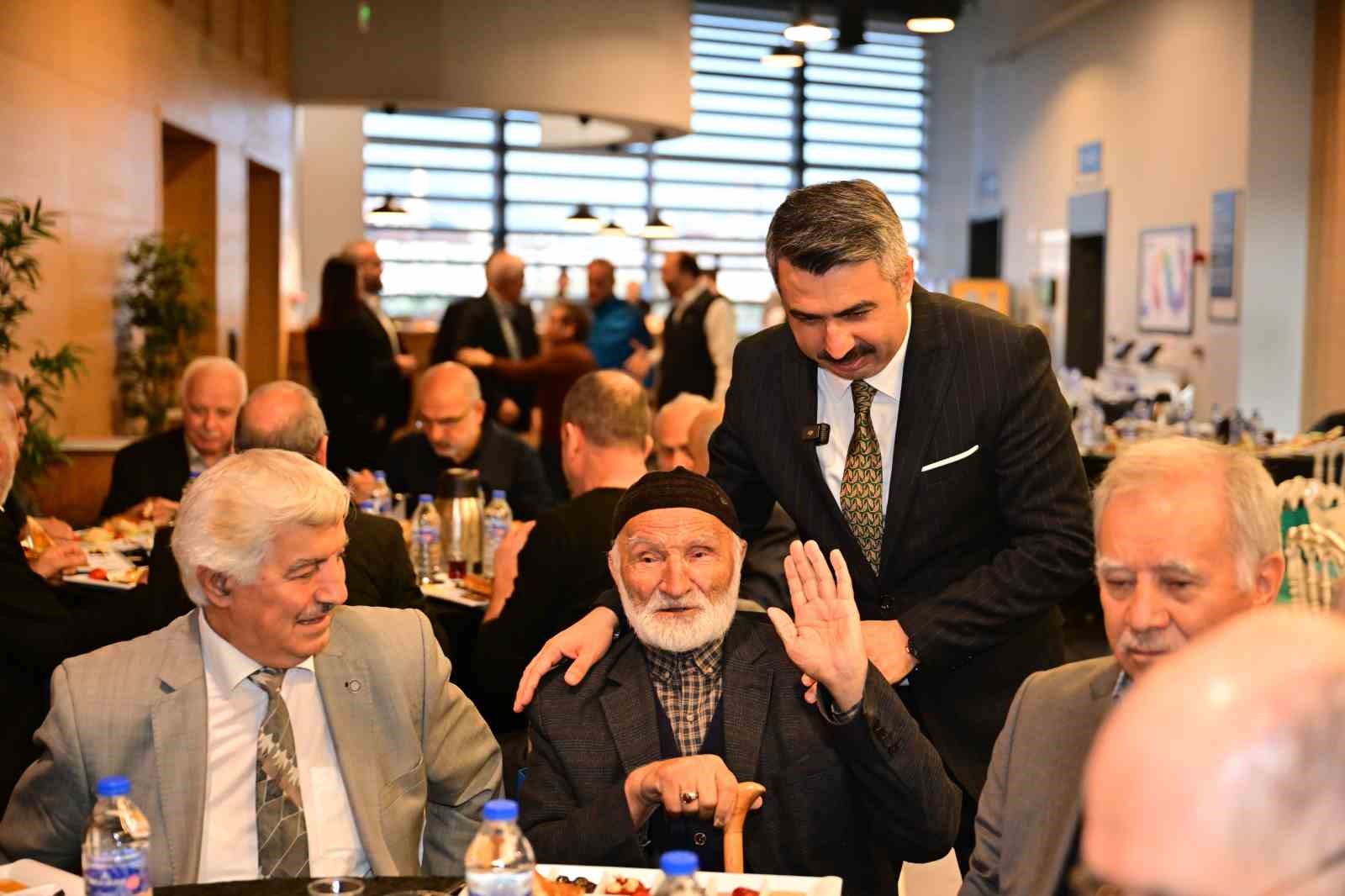 Başkan Yılmaz: "Öğretmenler, bizim kahramanlarımızdır"