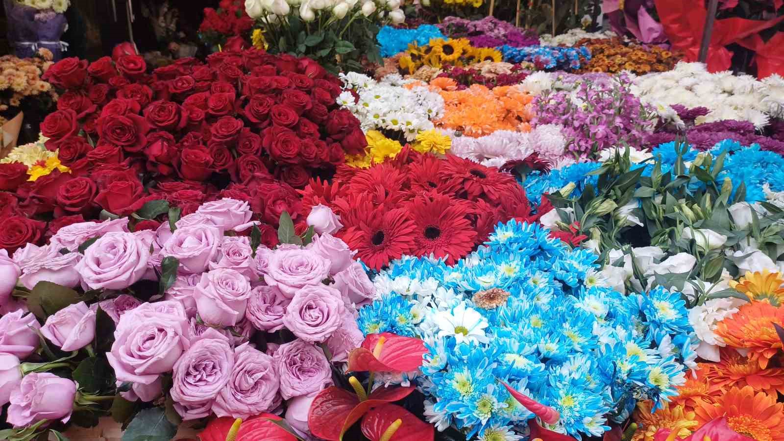 &Ccedil;i&ccedil;ek&ccedil;ilerde &rsquo;24 Kasım&rsquo; yoğunluğu
