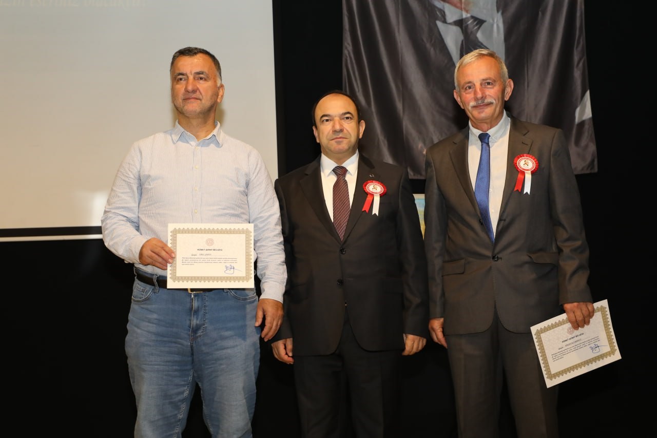 &Ouml;ğretmenler g&uuml;n&uuml;nde &ouml;ğrencilerin sergilediği performanslar g&ouml;z doldurdu
