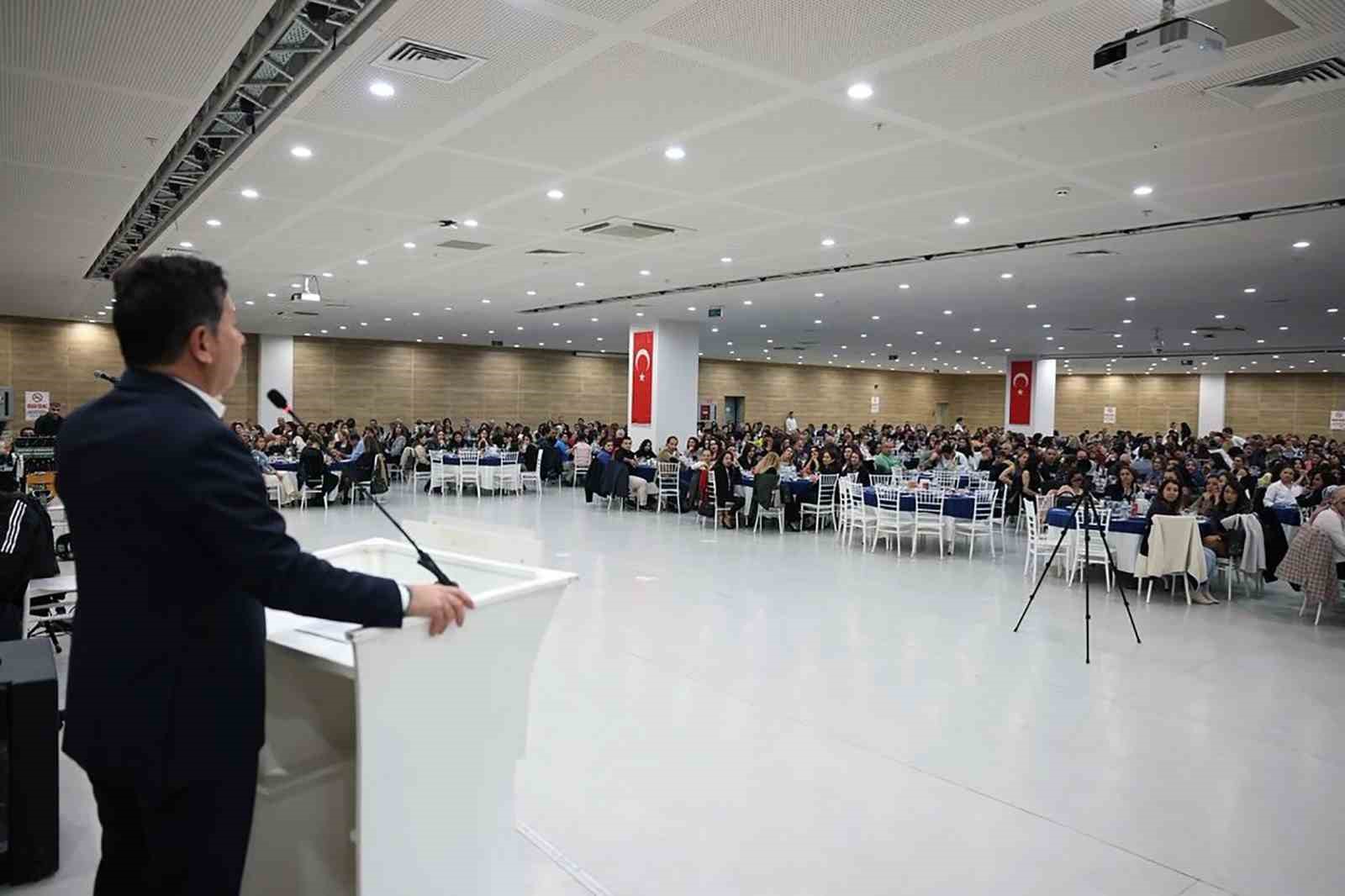 Muğla B&uuml;y&uuml;kşehir Belediyesinden &Ouml;ğretmenlere &ouml;zel kutlama
