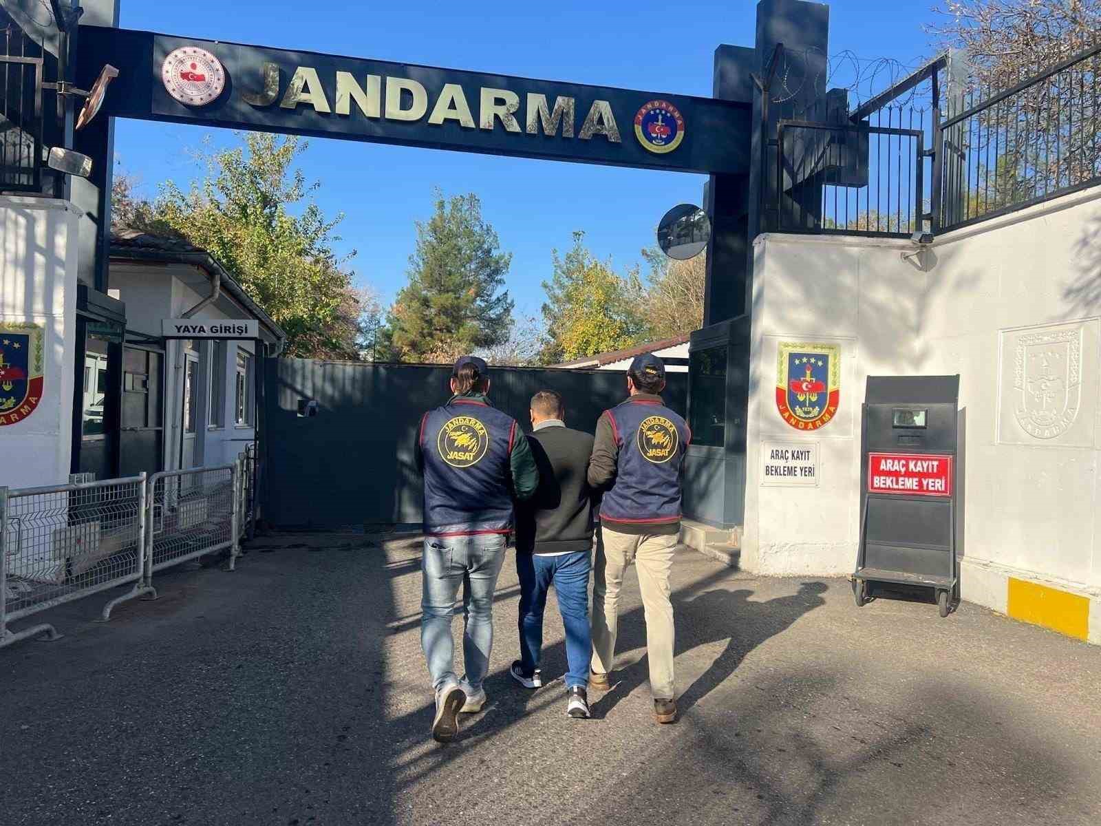 Diyarbakır’da 8 yıldır aranan şahıs yakalandı