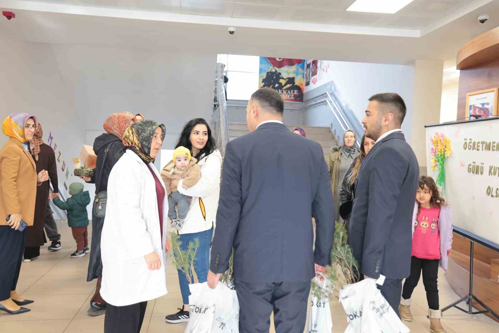 Başkan Yazıcıoğlu: "Her öğretmen, yarınlarımızı büyüten bir fidan yetiştiricisidir"
