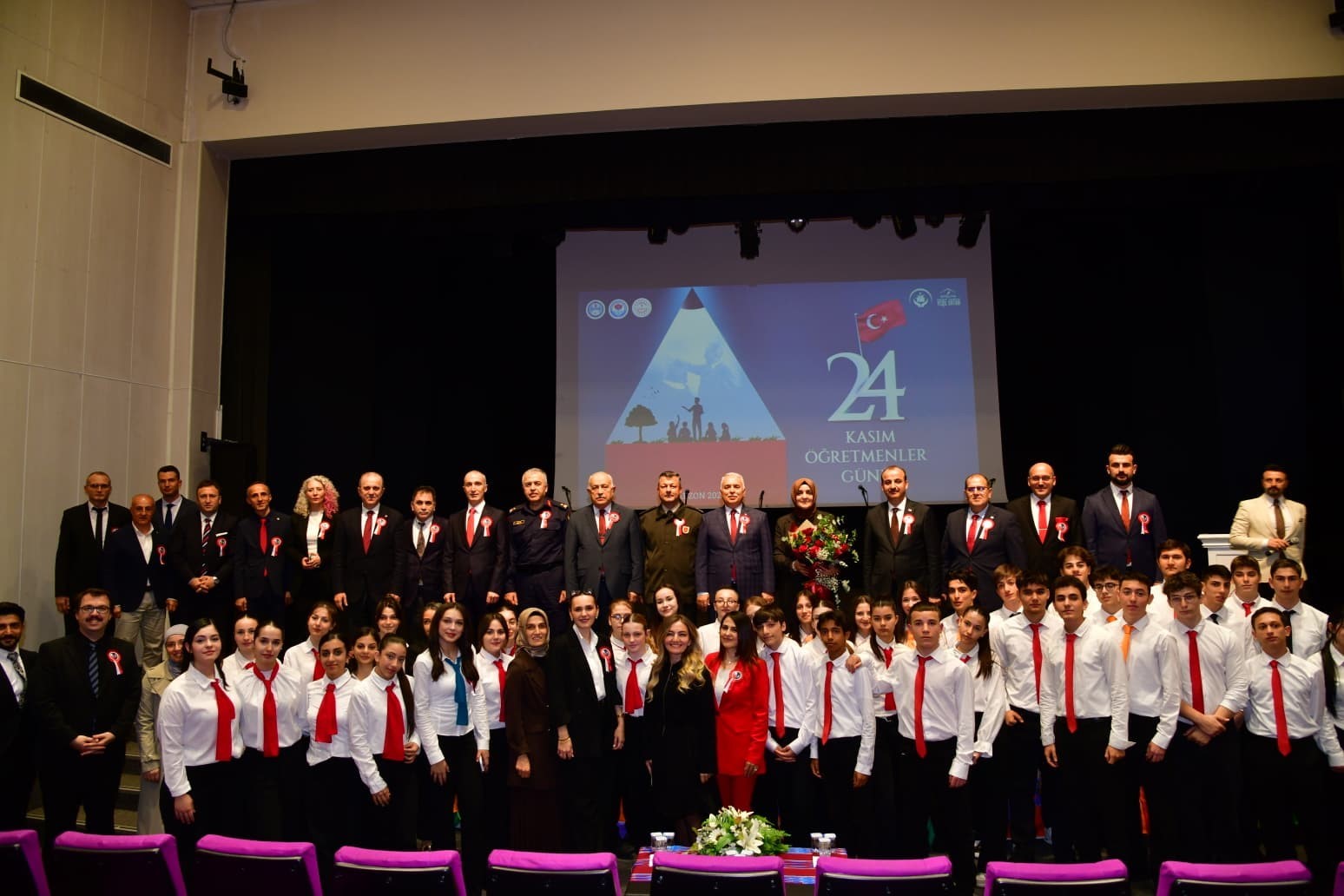 Trabzon’da 24 Kasım Öğretmenler Günü kutlamaları