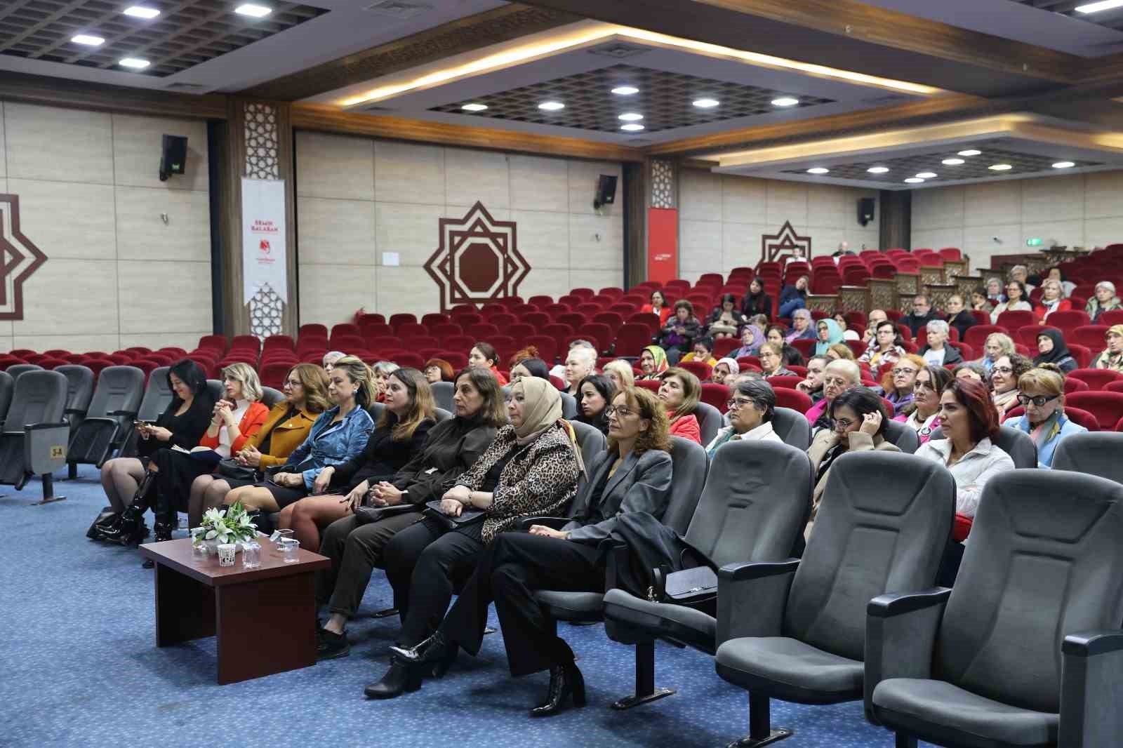 &Ouml;nce belgesel ardından s&ouml;yleşi
