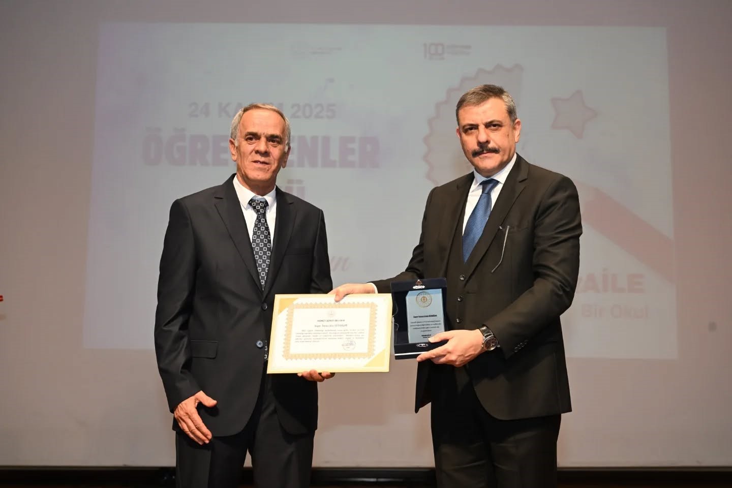 Erzurum&rsquo;da 24 Kasım &Ouml;ğretmenler G&uuml;n&uuml; kutlaması
