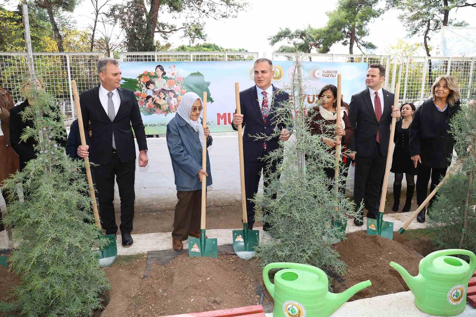 Muğla’da 16 bin 453 öğretmen için 16 Bin 453 fidan toprakla buluşuyor